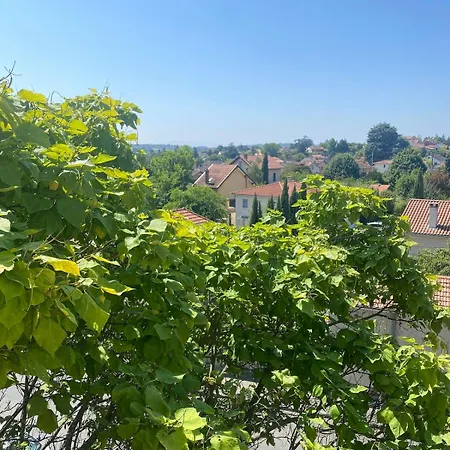 Apartmán T3 Cozy Genis Laval - Balcony - Quiet - Hls