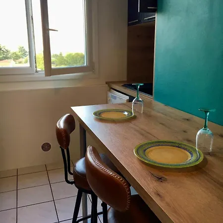 Apartmán T3 Cozy Genis Laval - Balcony - Quiet - Hls